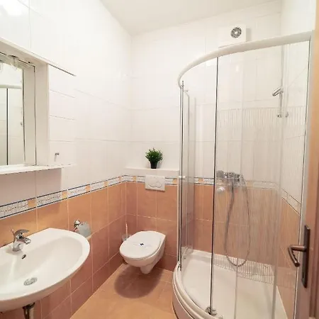 Apartments Vesna * Gradac (Split-Dalmatia)