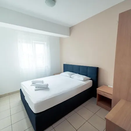 Apartments Vesna Gradac (Split-Dalmatia)