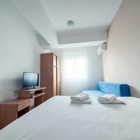 Apartments Vesna * Gradac (Split-Dalmatia)